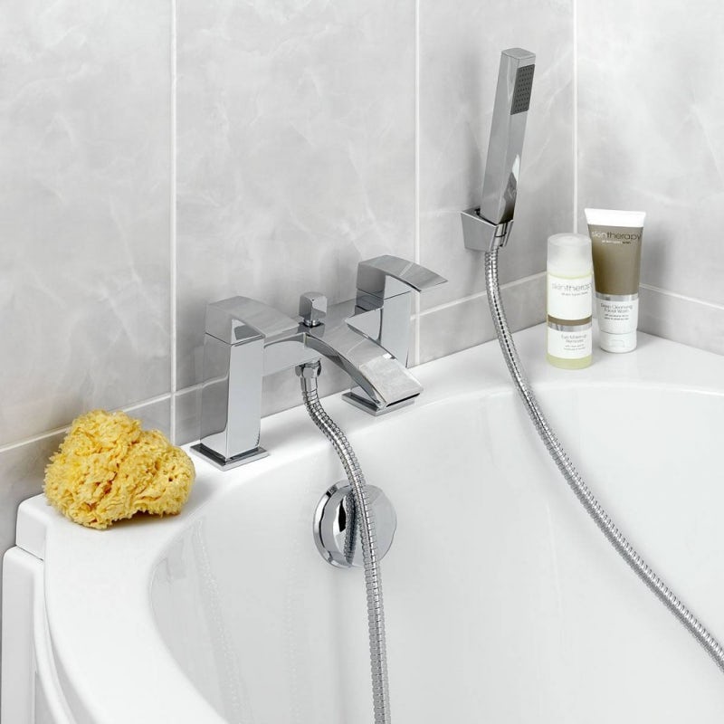 Wye bath shower mixer tap
