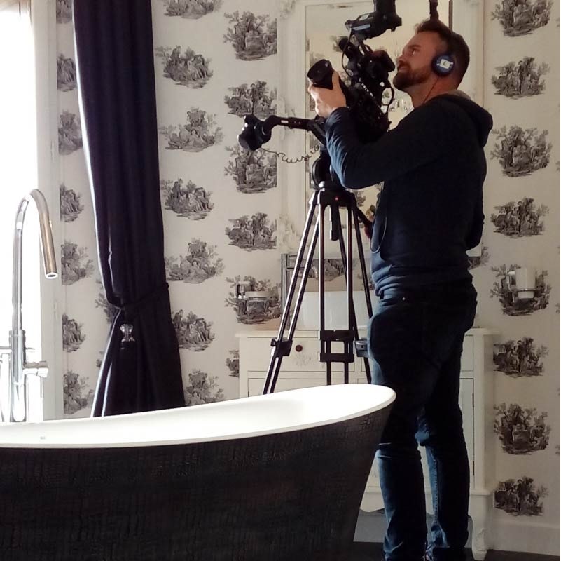 Filming the King's Tower bathroom