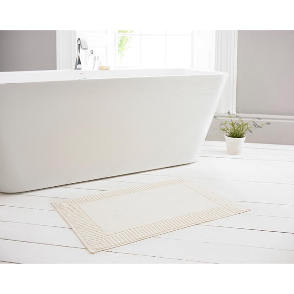 Deyongs Bliss antibacterial 650gsm bath mat cream