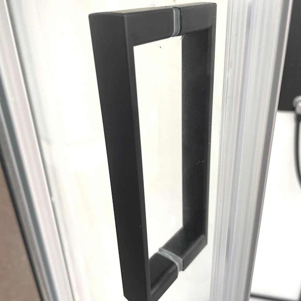 Vidalux Kontrast Lux black framed quadrant shower cabin