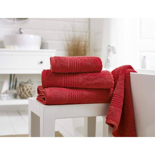The Lyndon Company Eden Egyptian cotton 4 piece towel bale in red