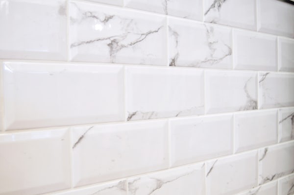 Metro carrara white bevelled brick wall tile 100mm x 200mm
