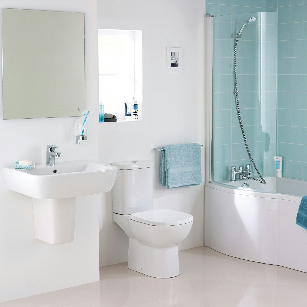 Ideal Standard Tempo close coupled toilet and soft close seat