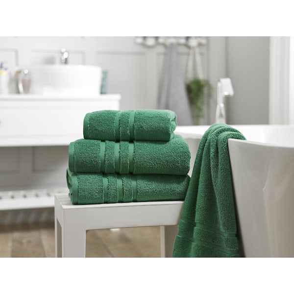 The Lyndon Company Chelsea zero twist 4 piece towel bale in bottle green