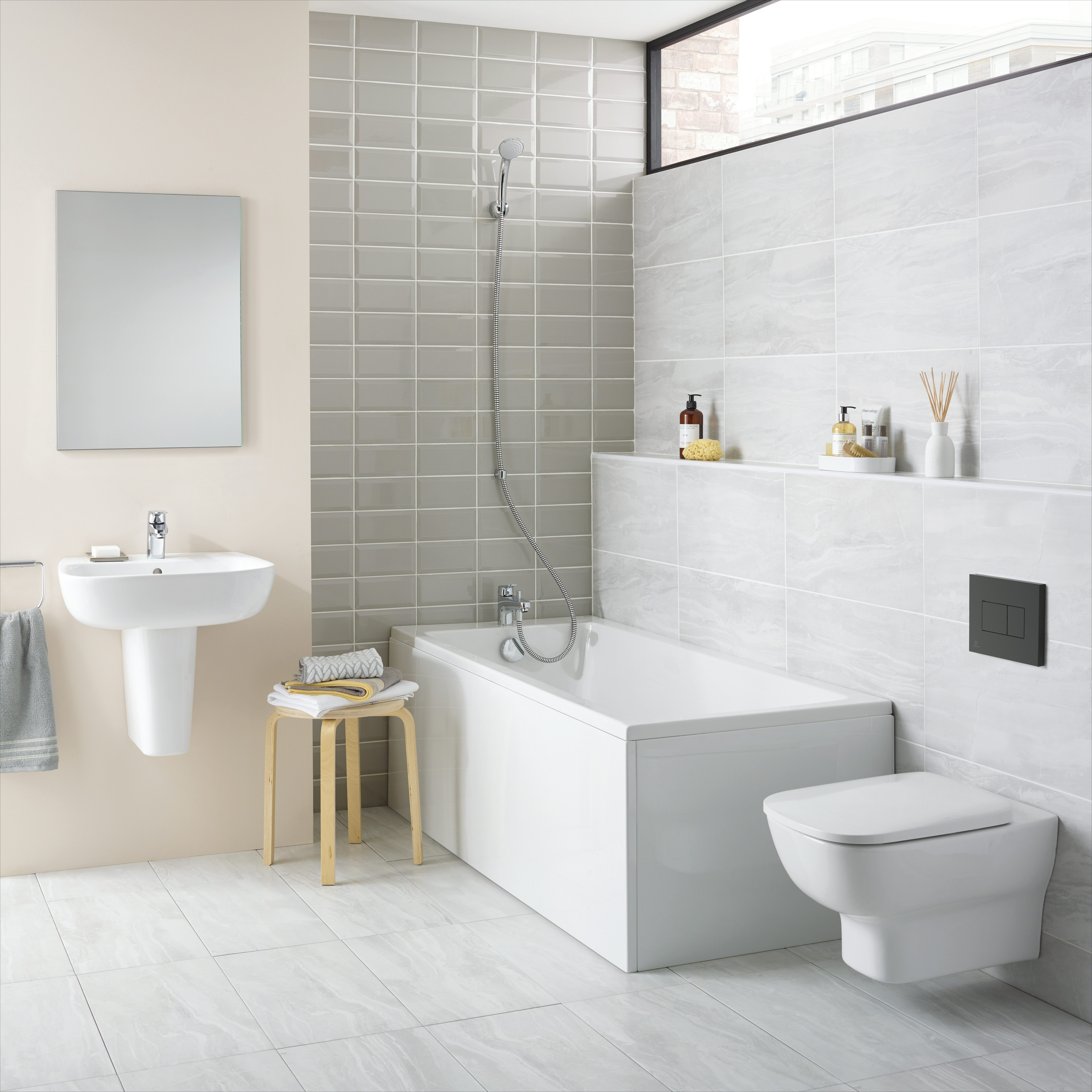 Ideal Standard Studio Echo wall hung toilet with soft close seat, frame ...