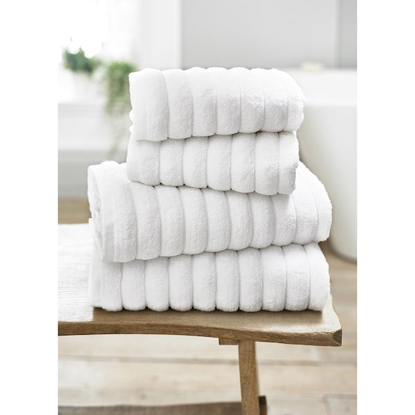 The Lyndon Company Ribbleton 700gsm BCI cotton towel bale white