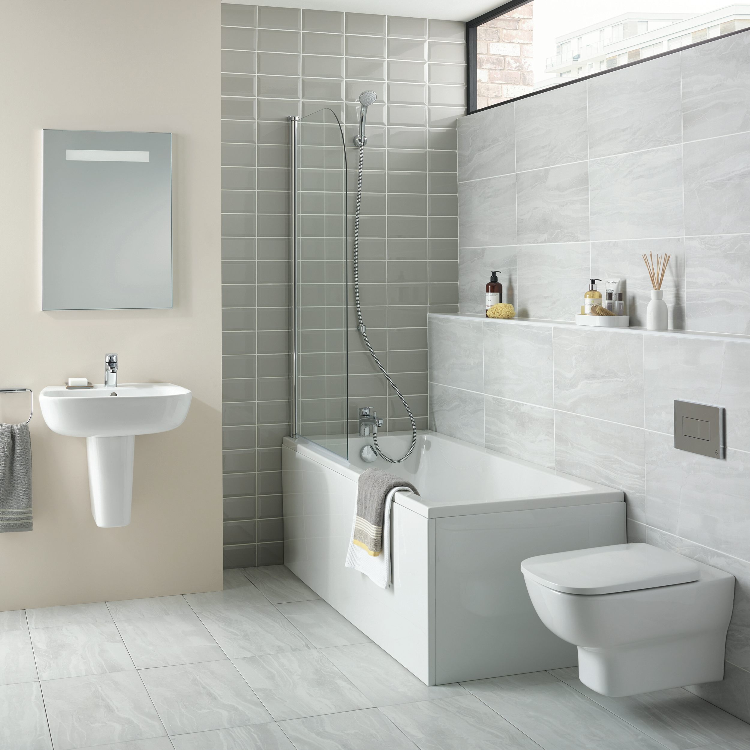 Ideal Standard Studio Echo straight bath suite with semi pedestal basin 1700 x 700