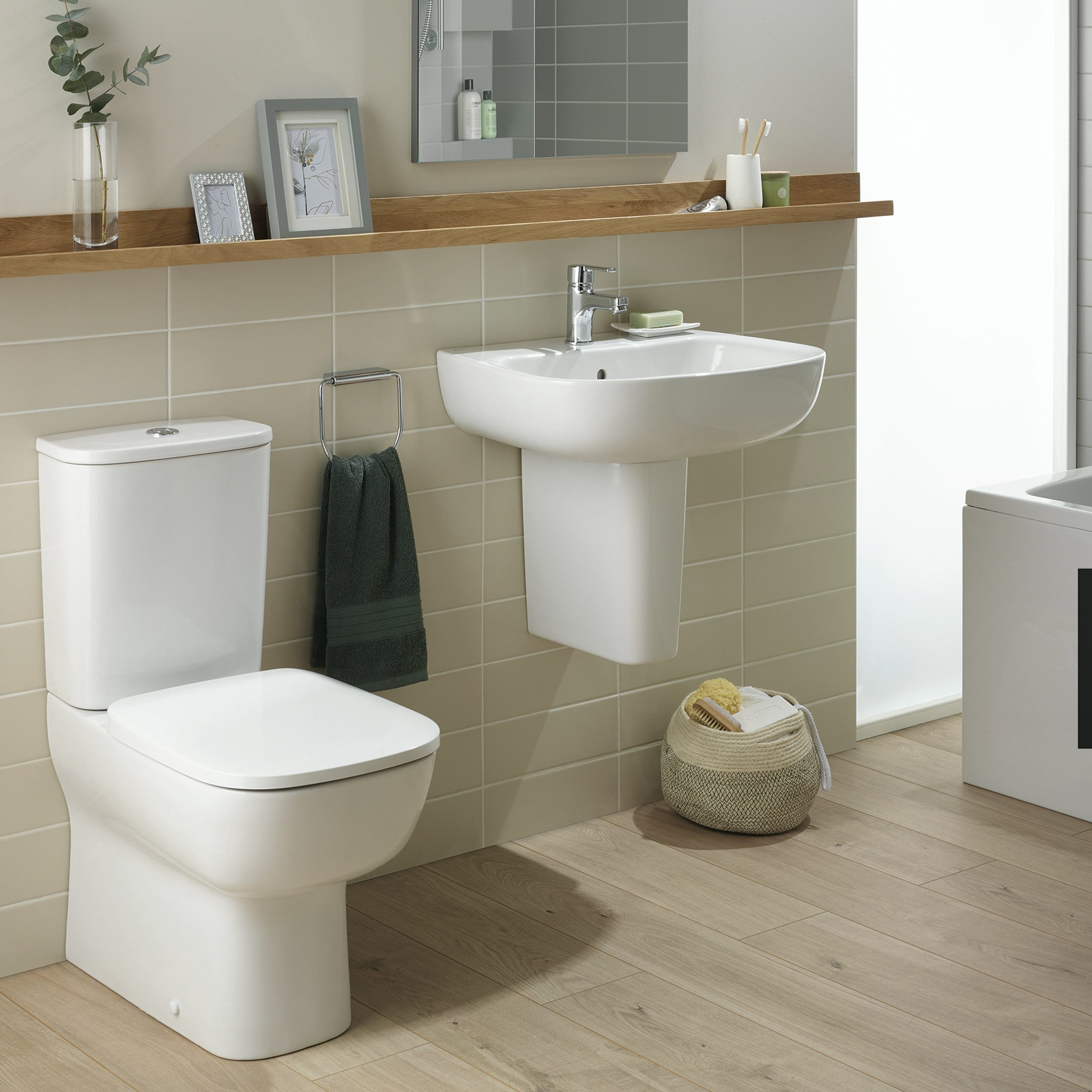 Ideal Standard Studio Echo cloakroom suite with close coupled toilet and semi pedestal basin 500mm