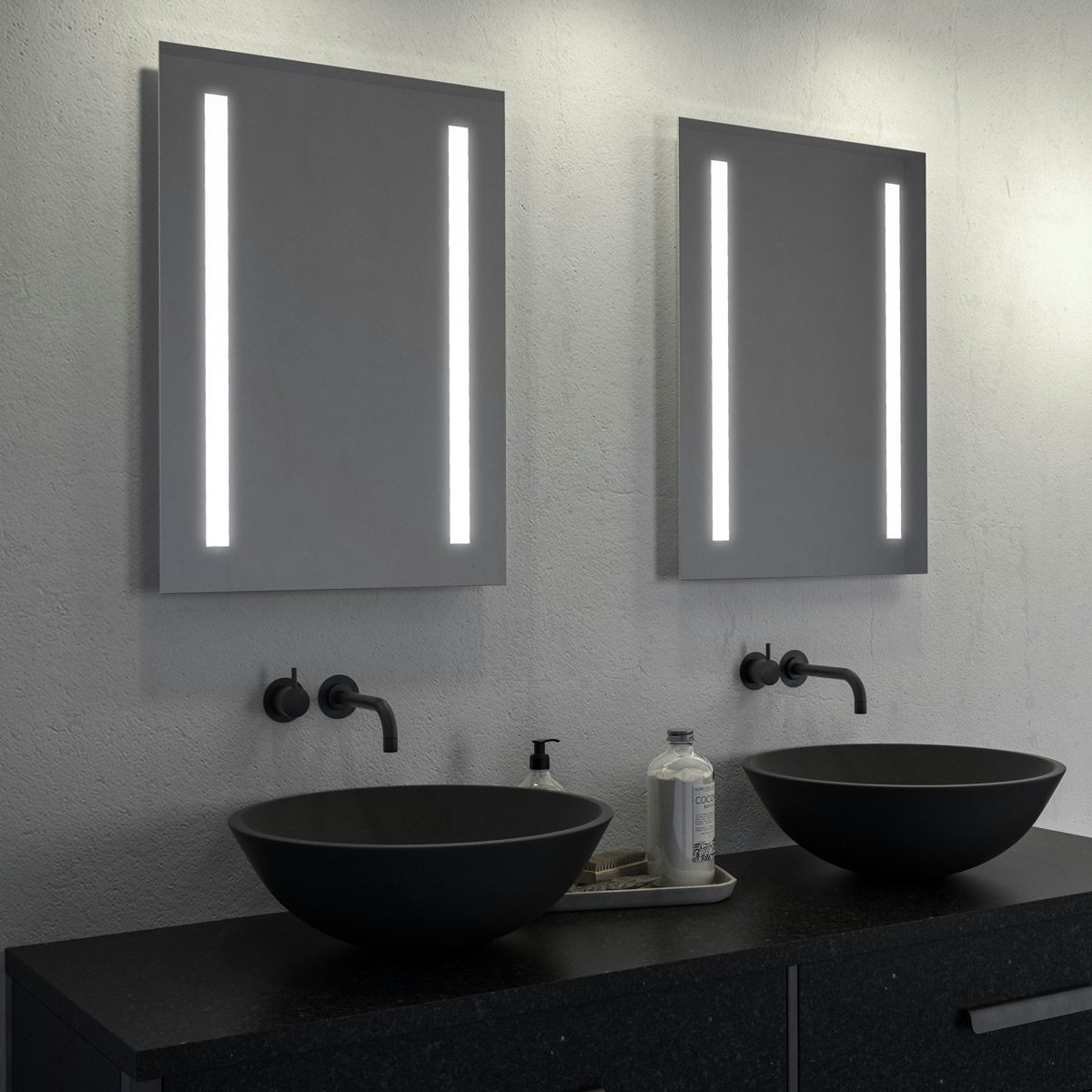 Battery powered deals bathroom light mirror