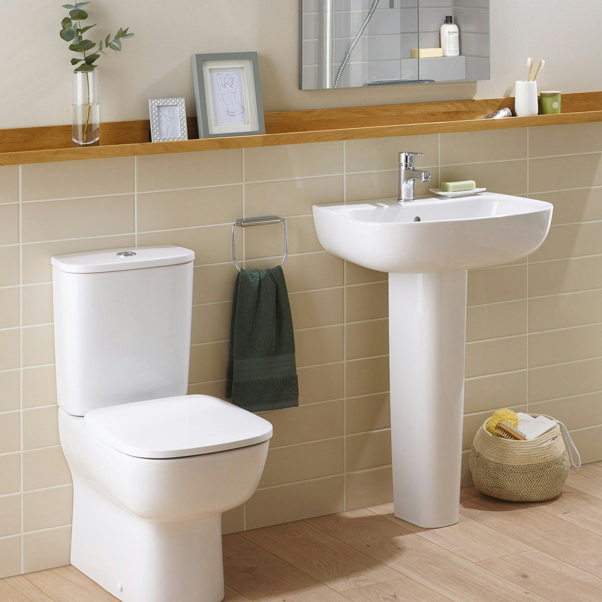 Ideal Standard Studio Echo cloakroom suite with close coupled toilet and full pedestal basin 600mm