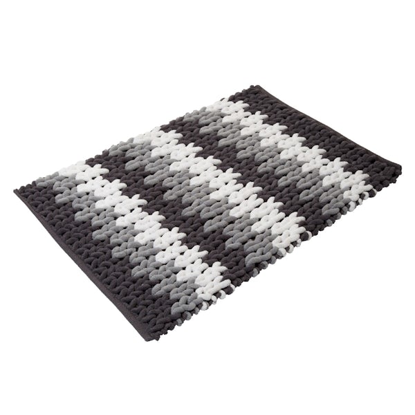 Croydex grey & white patterned bath mat