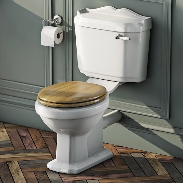 Winchester Close Coupled Toilet inc Oak Seat