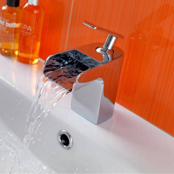 Reinosa Basin and Bath Shower Mixer Pack