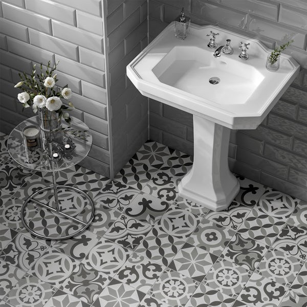 Victorian Maxi Metro Light Grey, Light Grey Tiles Bathroom Ideas