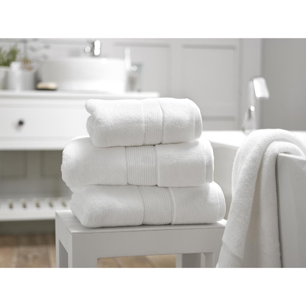 Deyongs Winchester 700gsm 6 piece towel bale white