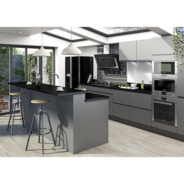 Oasis 38mm 3050 x 600 black worktop